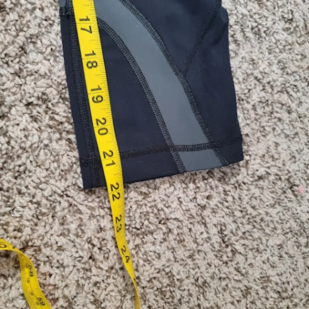 Lululemon- 2 piece cropped pants-= size 8 - Picture 5 of 7